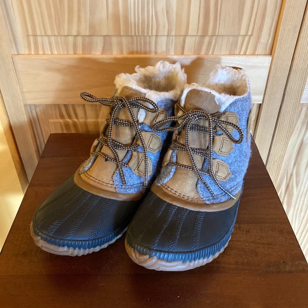 Sorel - Women's Out ‘N About Plus Waterproof Boot, Leather/Felt, Quarry, 8.5 M